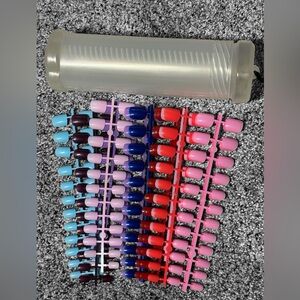 Random Incomplete Glue-on Nails with Carrier (10 colors)